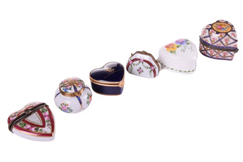 Lot 412 - A collection of enamel trinket boxes to...