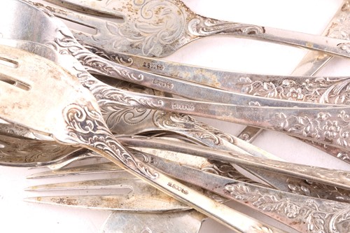 Lot 461 - A loose canteen of German silver flatware,...