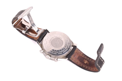 Lot 355 - A Breitling World Navitimer Chronometre...