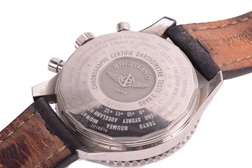 Lot 355 - A Breitling World Navitimer Chronometre...