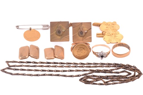 Lot 261 - A small collection of jewellery items;...