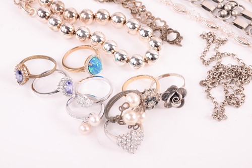 Lot 156 - A collection of jewellery including a gem-set...