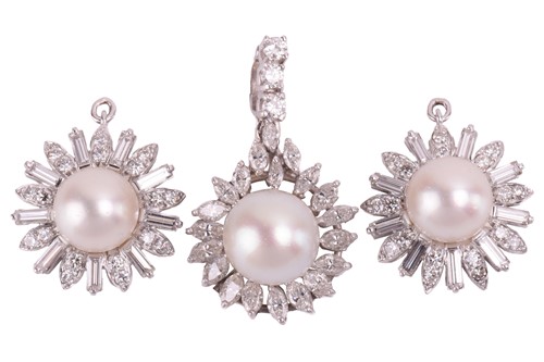 Lot 286 - Three cultured pearls and diamond cluster...