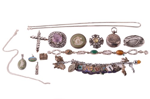Lot 154 - A collection of white metal jewellery...