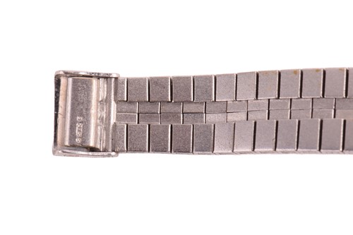 Lot 370 - A Jean Renet 9ct gold lady's dress watch,...