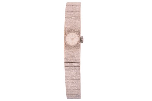 Lot 370 - A Jean Renet 9ct gold lady's dress watch,...