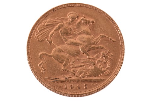 Lot 326 - An Edward VII full sovereign 1905, obverse...