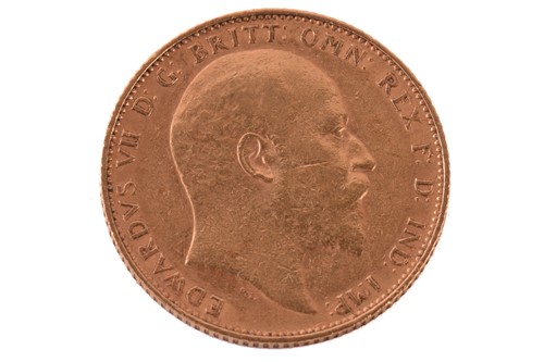 Lot 326 - An Edward VII full sovereign 1905, obverse...