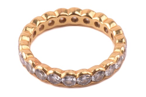 Lot 189 - A diamond eternity ring set with a full circle...