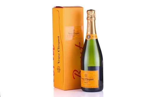 Lot 23 - Twelve bottles of Veuve Clicquot Brut...