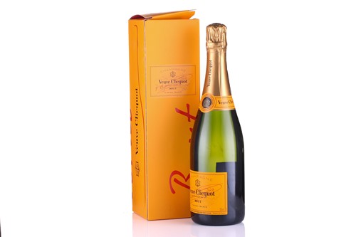 Lot 23 - Twelve bottles of Veuve Clicquot Brut...