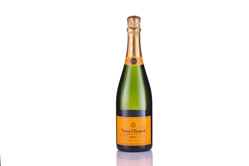 Lot 23 - Twelve bottles of Veuve Clicquot Brut...