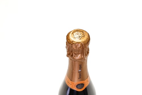Lot 23 - Twelve bottles of Veuve Clicquot Brut...