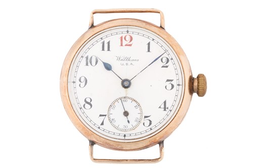 Lot 413 - A Waltham trench watch in 9ct gold, featuring...