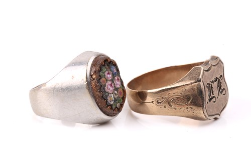 Lot 190 - Two brooches, a signet ring and another;...