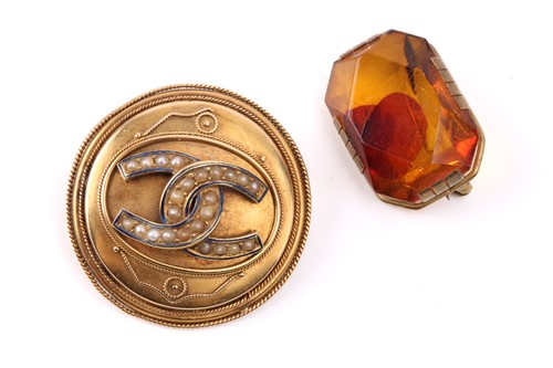 Lot 190 - Two brooches, a signet ring and another;...