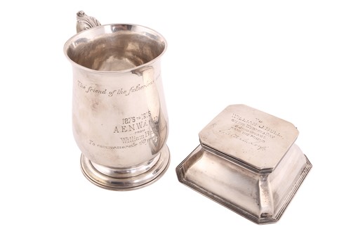 Lot 511 - A silver tankard together with a silver ink...