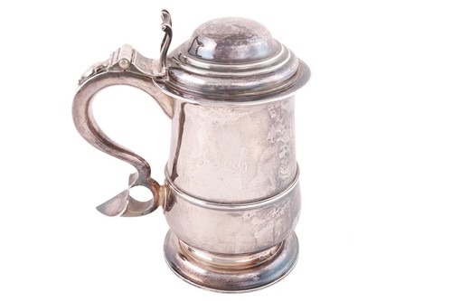 Lot 492 - A George II silver tankard, by John Langlands...