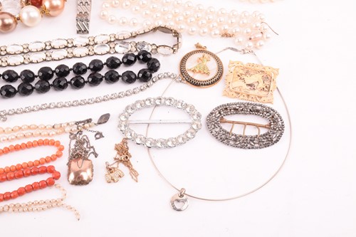 Lot 162 - A Tiffany heart pendant necklace marked 'T&Co....