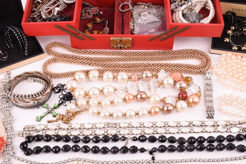 Lot 162 - A Tiffany heart pendant necklace marked 'T&Co....