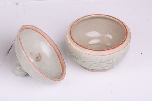 Lot 122 - A small collection of Chinese and Japanese...