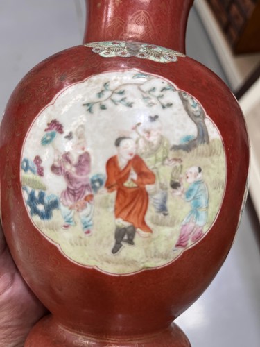 Lot 122 - A small collection of Chinese and Japanese...