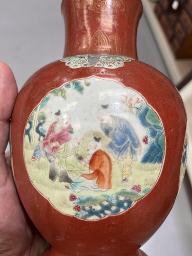 Lot 122 - A small collection of Chinese and Japanese...