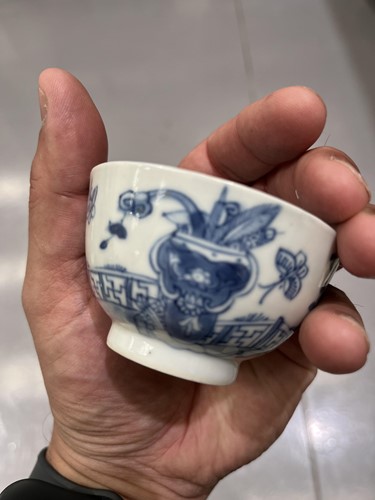 Lot 122 - A small collection of Chinese and Japanese...