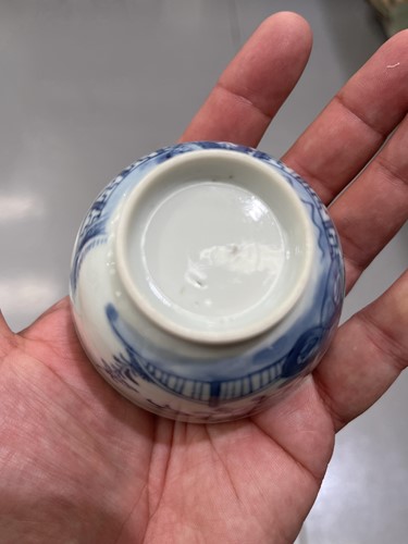 Lot 122 - A small collection of Chinese and Japanese...