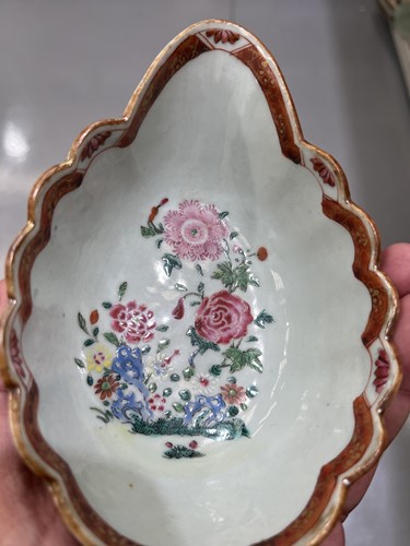 Lot 122 - A small collection of Chinese and Japanese...