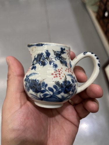 Lot 122 - A small collection of Chinese and Japanese...