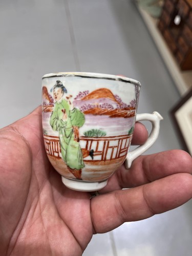 Lot 122 - A small collection of Chinese and Japanese...