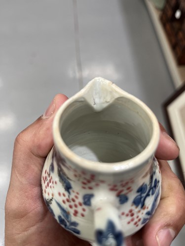 Lot 122 - A small collection of Chinese and Japanese...