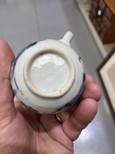 Lot 122 - A small collection of Chinese and Japanese...