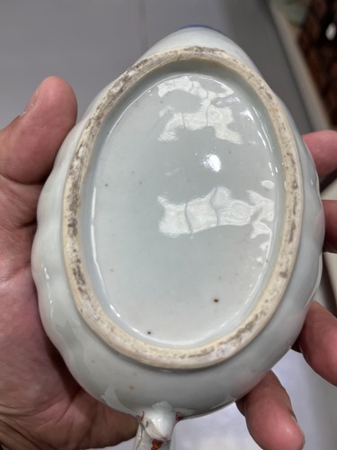 Lot 122 - A small collection of Chinese and Japanese...