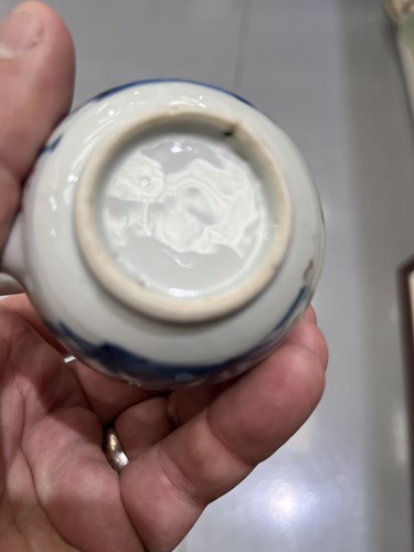 Lot 122 - A small collection of Chinese and Japanese...