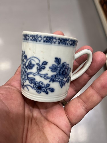 Lot 122 - A small collection of Chinese and Japanese...