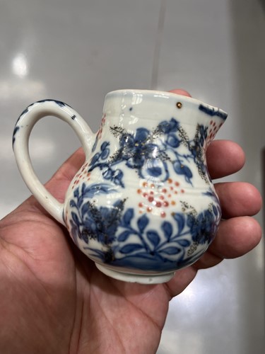 Lot 122 - A small collection of Chinese and Japanese...