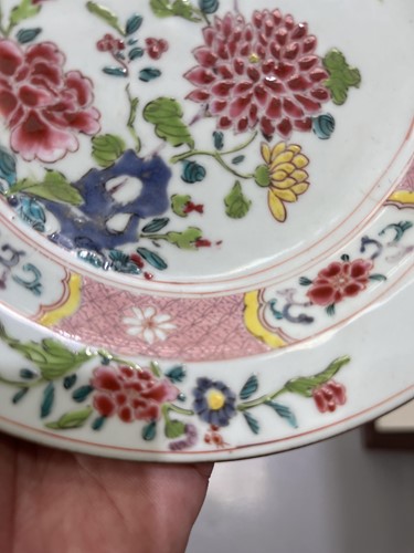 Lot 122 - A small collection of Chinese and Japanese...