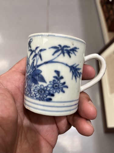 Lot 122 - A small collection of Chinese and Japanese...