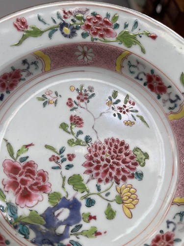 Lot 122 - A small collection of Chinese and Japanese...