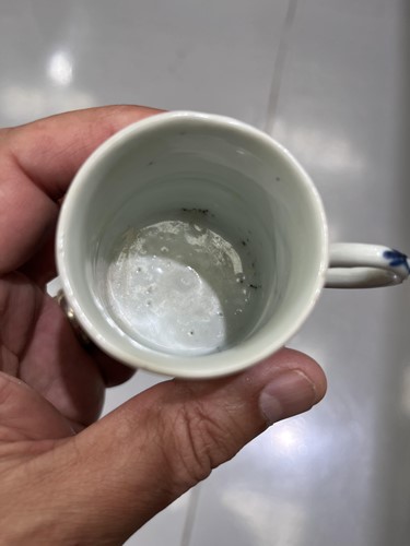 Lot 122 - A small collection of Chinese and Japanese...