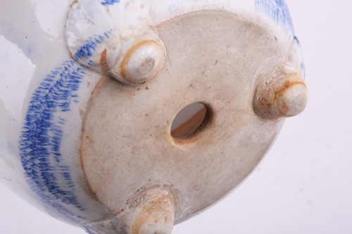 Lot 122 - A small collection of Chinese and Japanese...