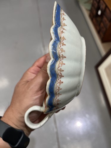 Lot 122 - A small collection of Chinese and Japanese...