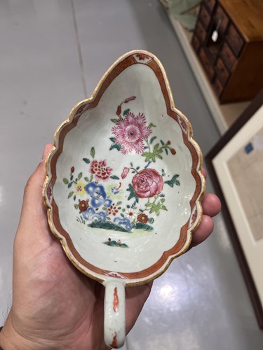 Lot 122 - A small collection of Chinese and Japanese...