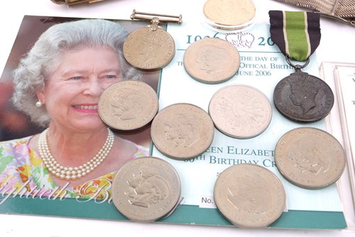Lot 542 - A collection of commemorative coins and medals...
