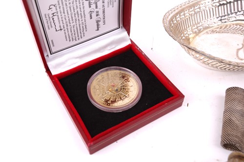 Lot 542 - A collection of commemorative coins and medals...