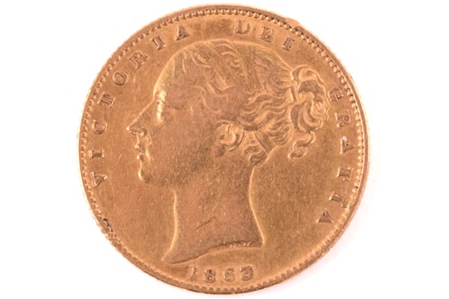 Lot 323 - Victoria Sovereign 1863, no dye number, young...