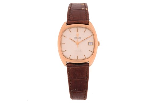 Lot 390 - A gentleman's 9ct gold Omega wristwatch,...