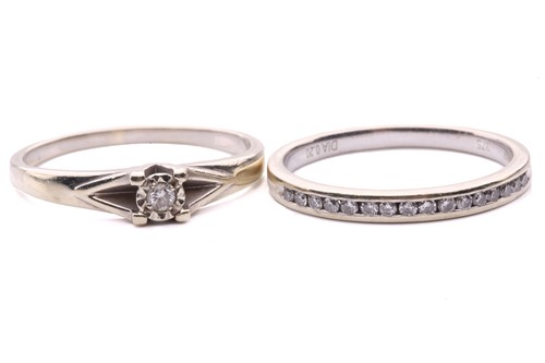 Lot 13 - A diamond solitaire ring, set with a round...